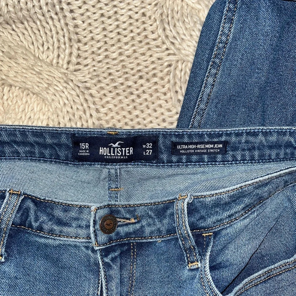 Hollister ultra high rise‎ mom jeans - Picture 4 of 4